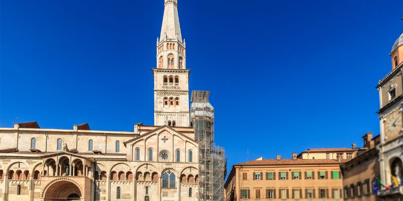 A Modena in un tour sulle tracce dell'aceto balsamico
