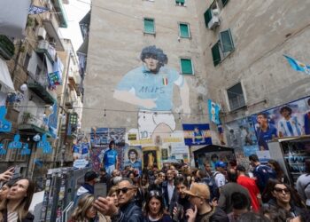 Il Murales di Maradona è più famoso dei monumenti storici