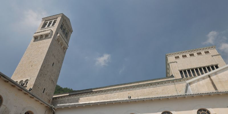 Castelli e abbazie l'Irpinia longobarda e normanna