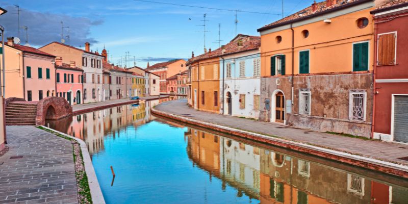 Comacchio, torna l'attesissimo Carnevale sull'acqua