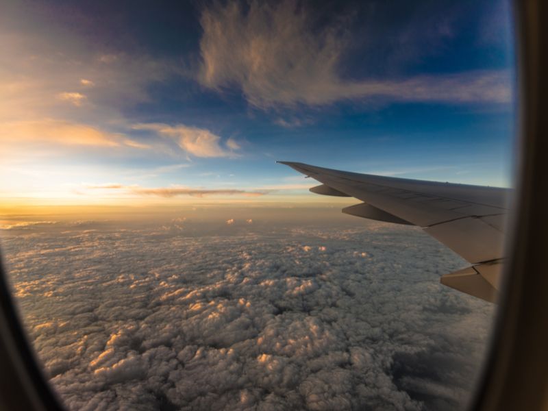 Il city airport di Milano ha inaugurato il servizio di face boarding: nessuna carta di imbarco né documento, per salire sull’aereo si potrà mostrare il volto ai sistemi di riconoscimento facciale che apriranno le porte del gate.