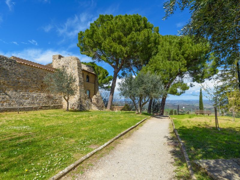 San Gimignano, 4 itinerari per scoprire la perla della Toscana